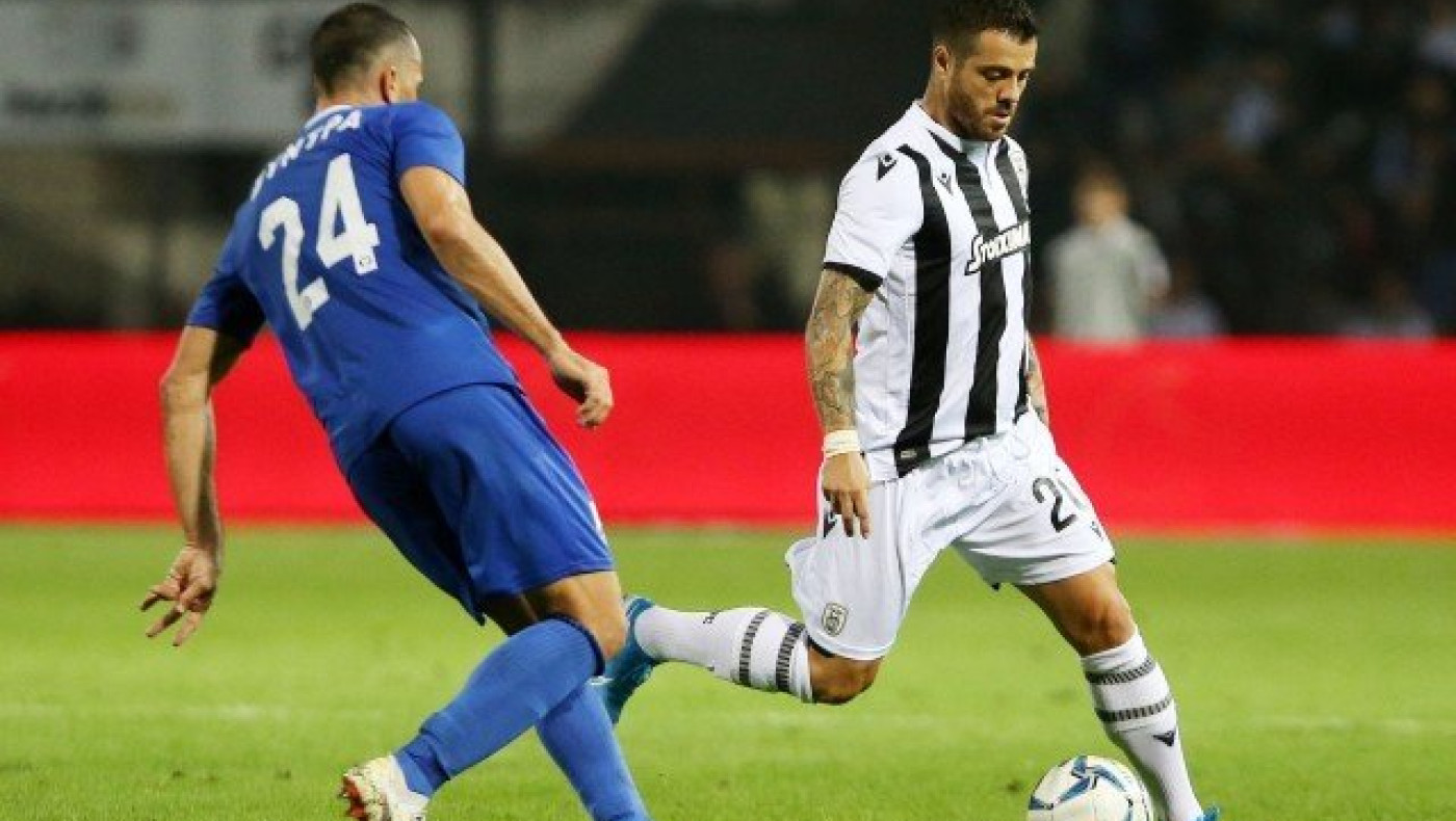 Το repost της Βάσως και η υπόκλιση στον αρχηγό Βιεϊρίνια! (pic)