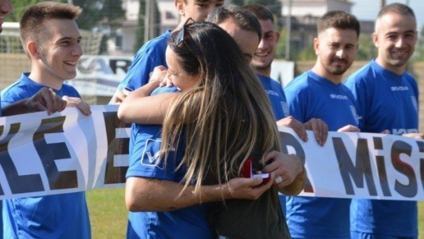 Πρόταση γάμου σε αγώνα τοπικού στην Ξάνθη        (pics)