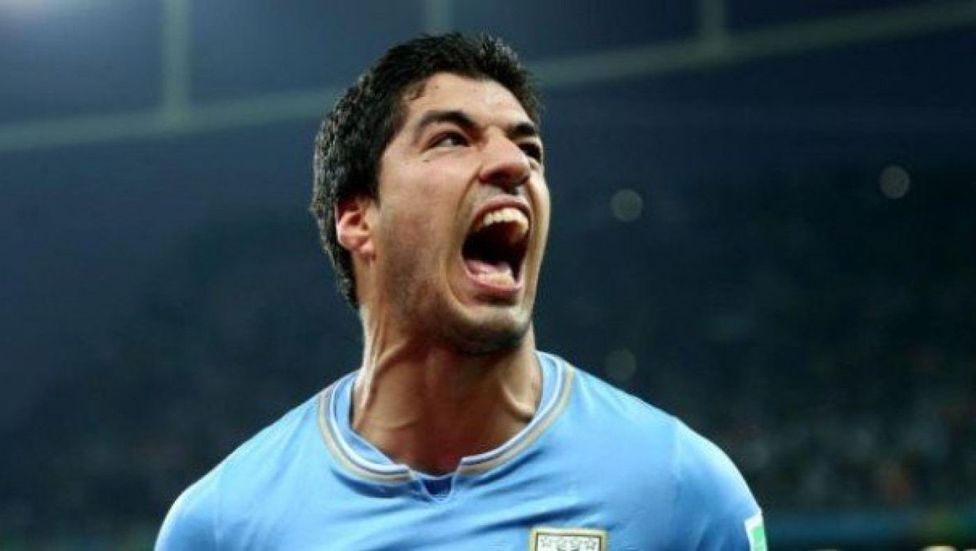 O «βρυκόλακας» Σουάρεζ... χτύπησε ξανά       (pic)