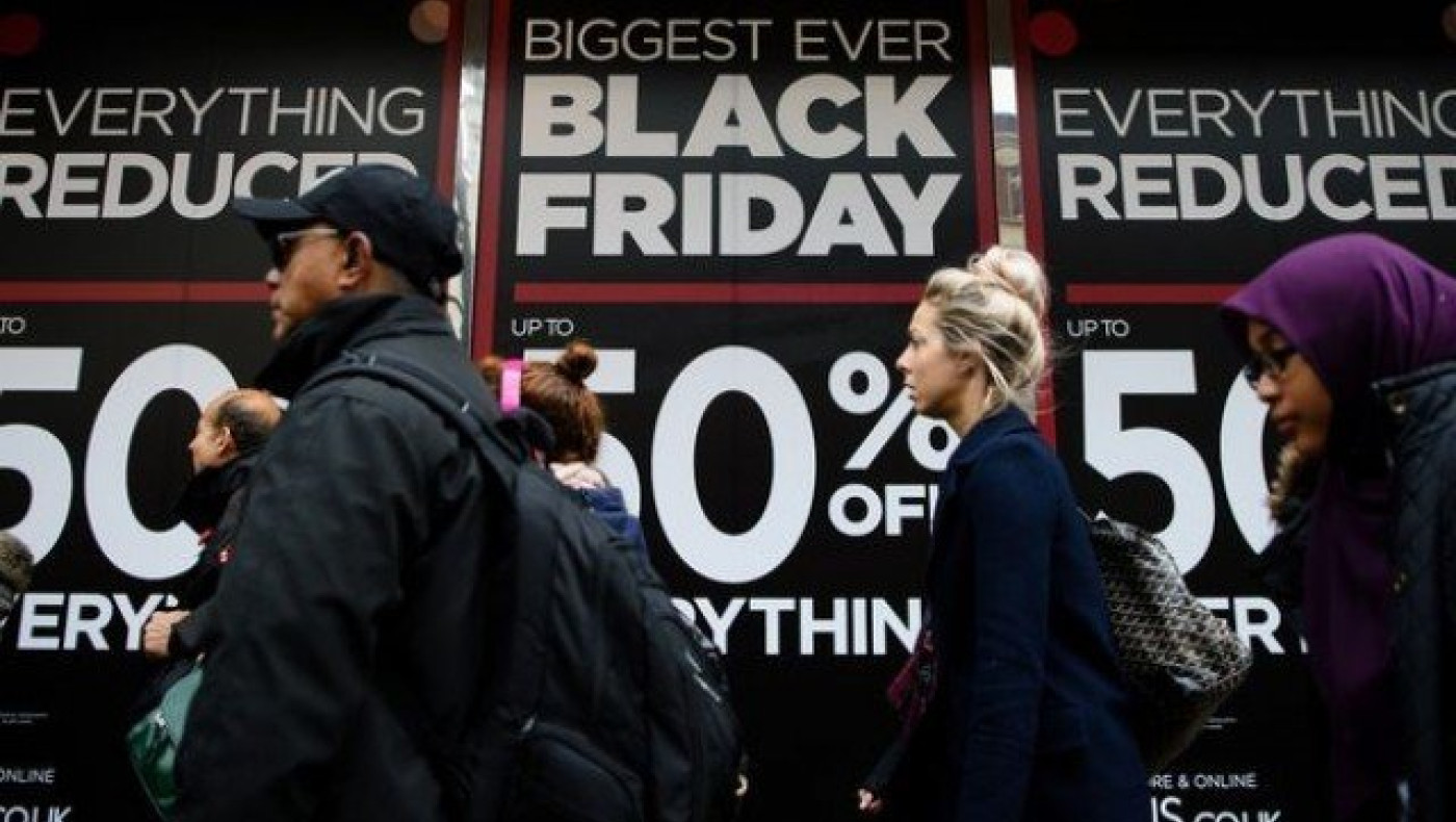 Έρχονται ενδιάμεσες εκπτώσεις, «Black Friday» και «Cyber Monday»!