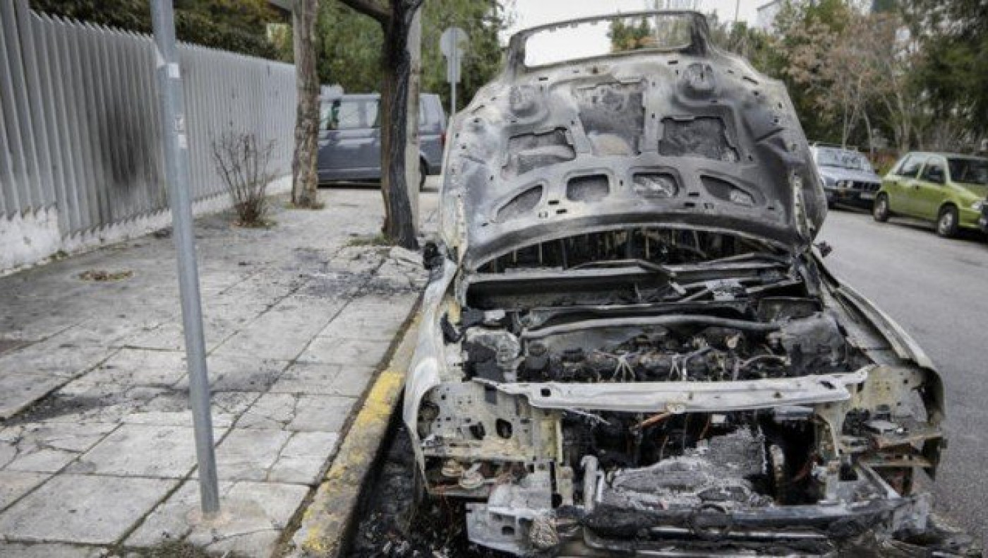 Θεσσαλονίκη: Αντιεξουσιαστές πυρπόλησαν διπλωματικό όχημα