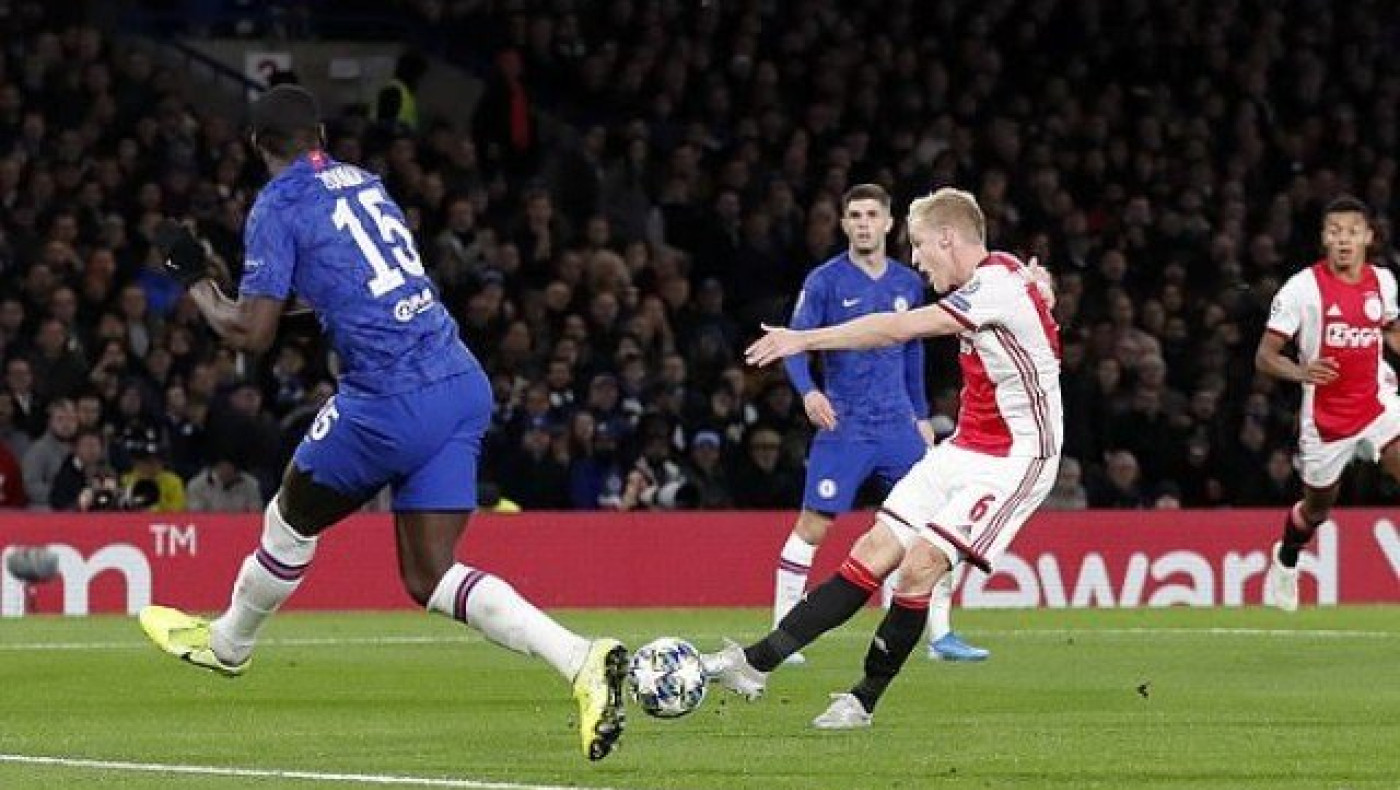 Ασύλληπτη ματσάρα              στο «Στάμφορντ Μπριτζ»