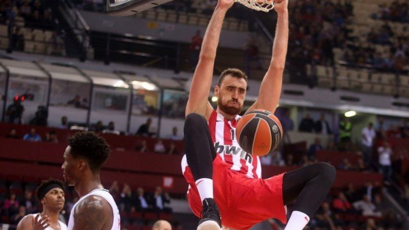 Σαρωτικός ο Ολυμπιακός απέναντι            στην Αρμάνι