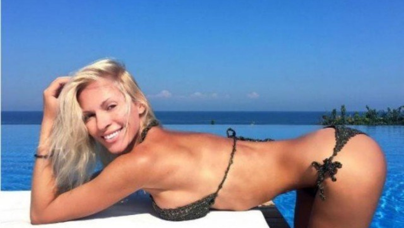 Έπεσε το Instagram: Δείτε την Ασημίνα Ιγγλέζου ολόγuμνη και βρεγμένη