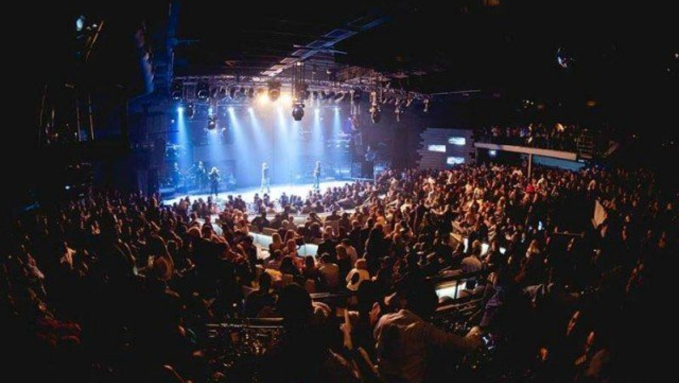 Θεσσαλονίκη: Αντικαπνιστικός και στα μπουζούκια (VIDEO)