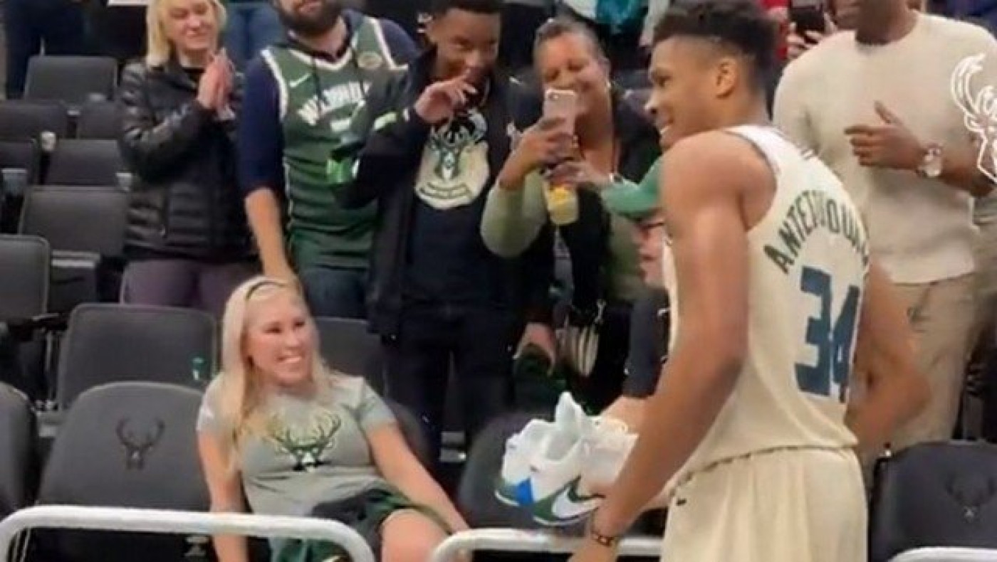 Μέγας Γιάννης, έδωσε τα παπούτσια του σε παιδί με σύνδρομο Down (vid)