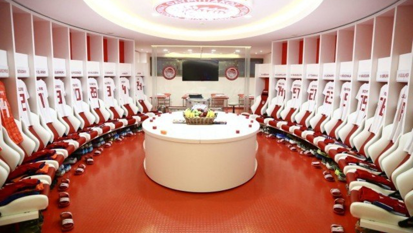 Επίθεση οπαδών του Ολυμπιακού σε παίκτες      του ΠΑΟΚ