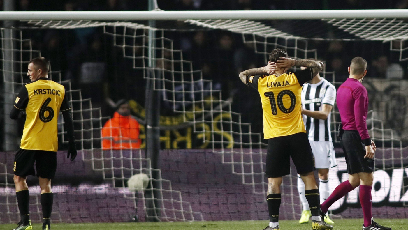 Έκανε η μύγα ΑΕΚ κ@λ@ και βγάζει πύον