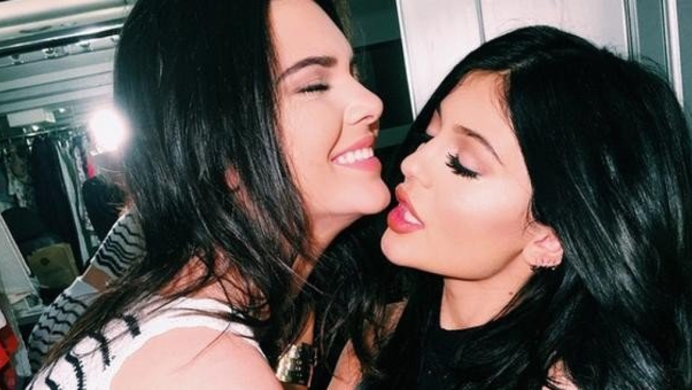 Διαγωνισμός σέξι selfie από τις... μικρές Καρντάσιανς (pics)