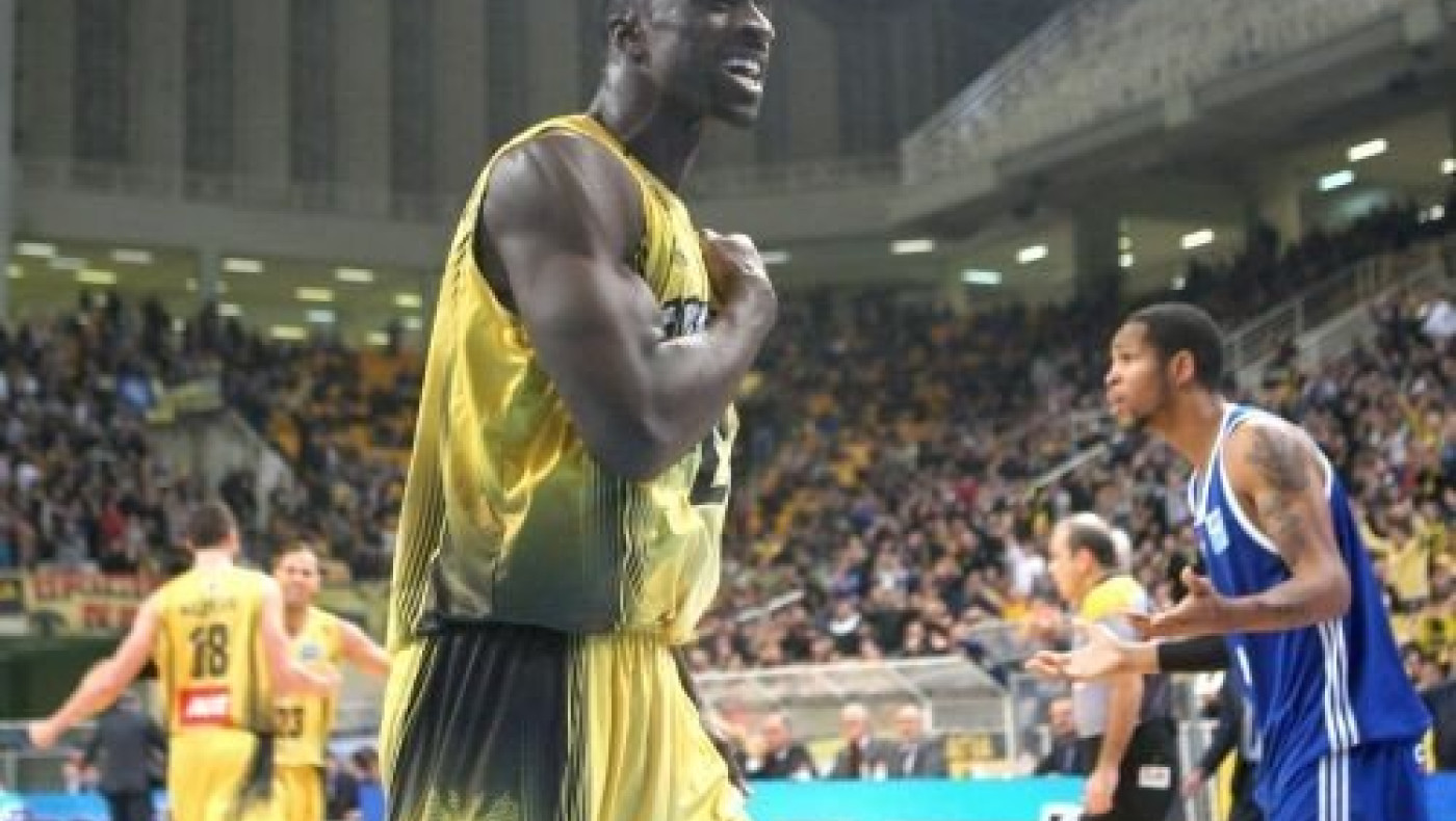 Μπονσού λαμπρός την οδηγεί