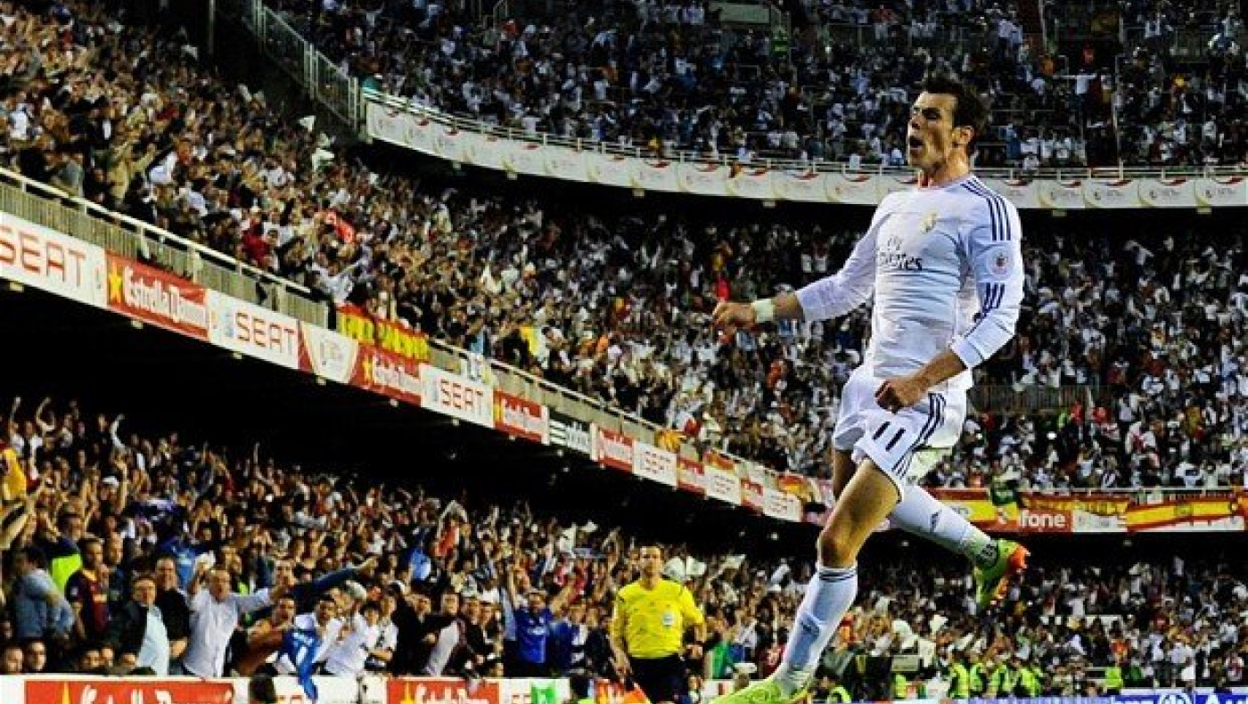 Μπέιλ όπως λέμε Μπόλτ!