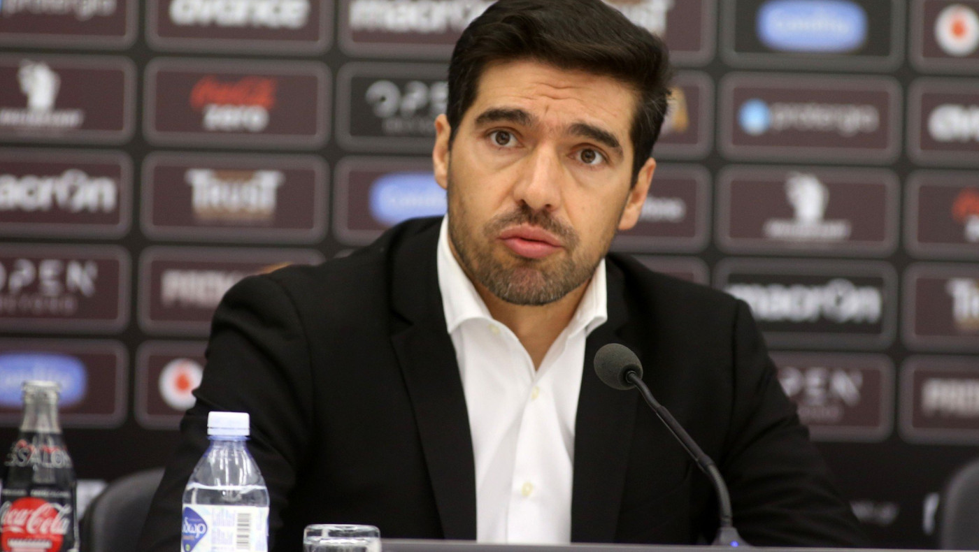 Μοναδικό: Ο Φερέιρα έδειξε με μορφασμό τον αριστερό μπακ του ΠΑΟΚ