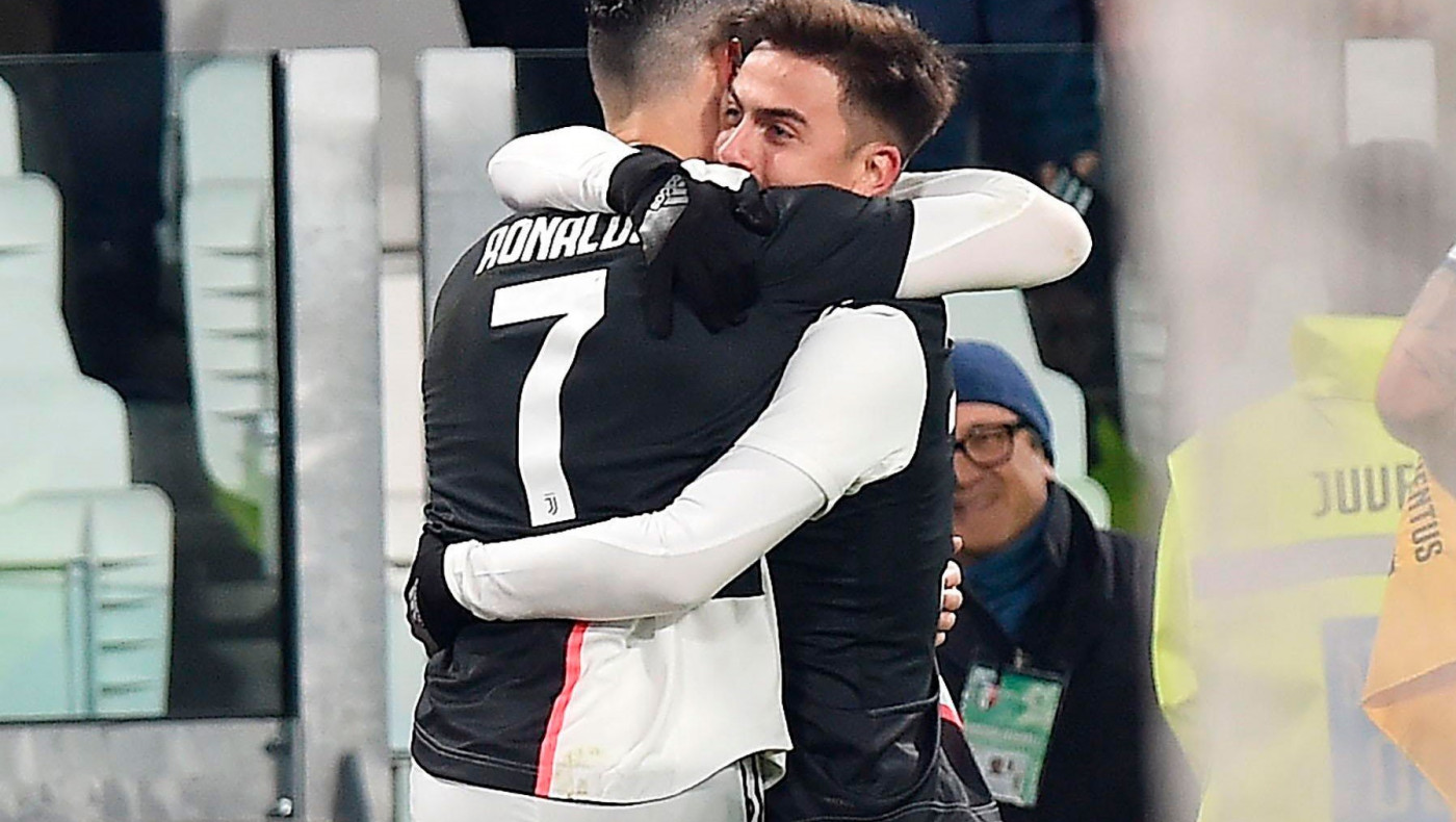 Το φιλί Ρονάλντο-Ντιμπάλα που προκάλεσε... σκάνδαλο