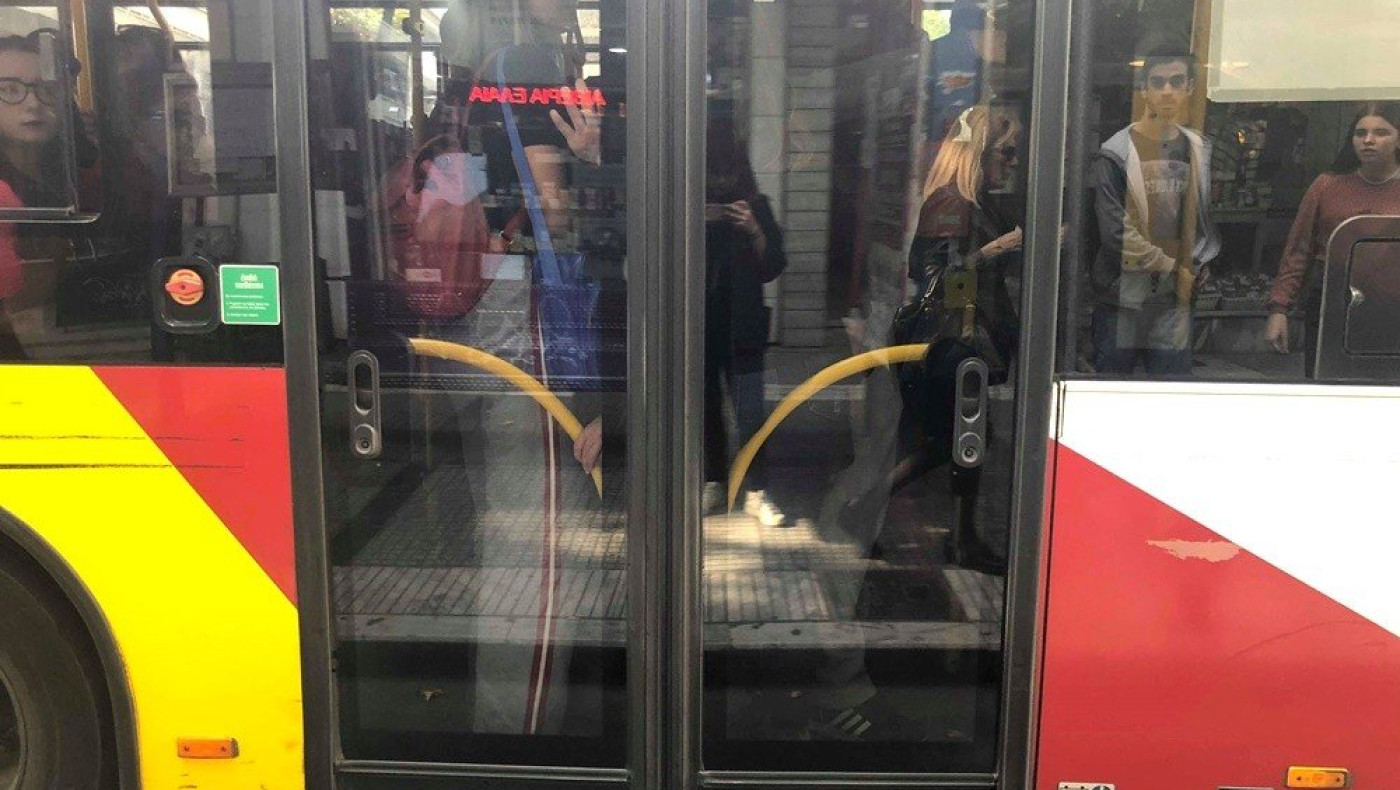 Επίθεση με πέτρα σε λεωφορείο του ΟΑΣΘ