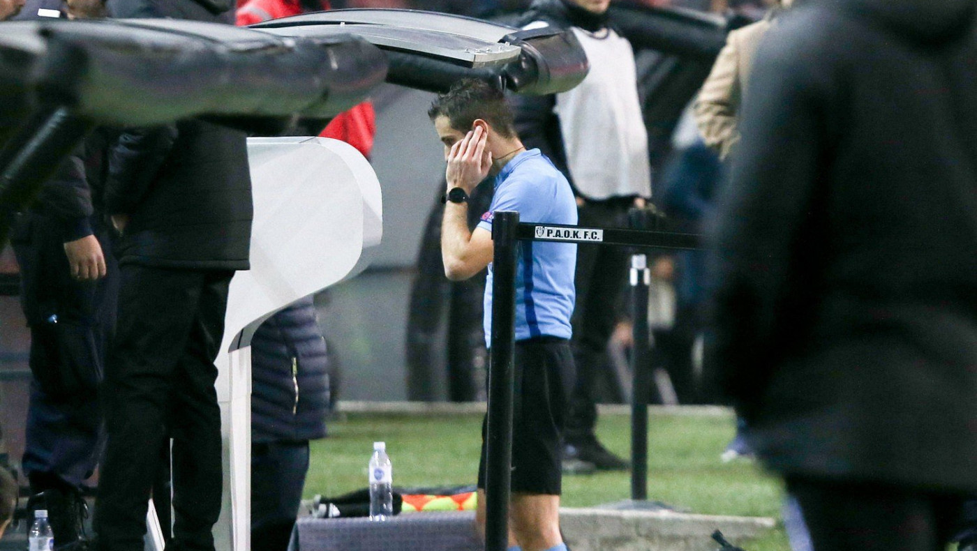 Το VAR έσωσε τον Σκουλά!