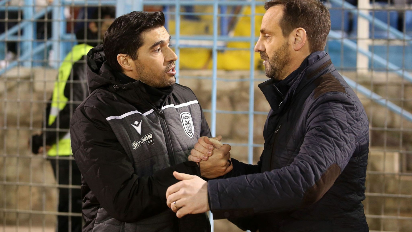 Εκνευρισμένος ο Αμπέλ Φερέιρα με τον αγωνιστικό χώρο της Λαμίας