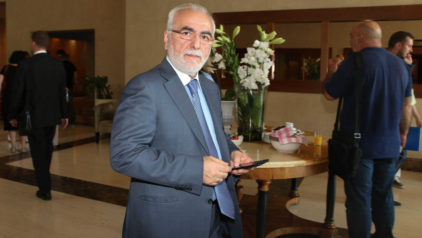 Ο Ιβάν Σαββίδης και η γαλανόλευκη γραβάτα