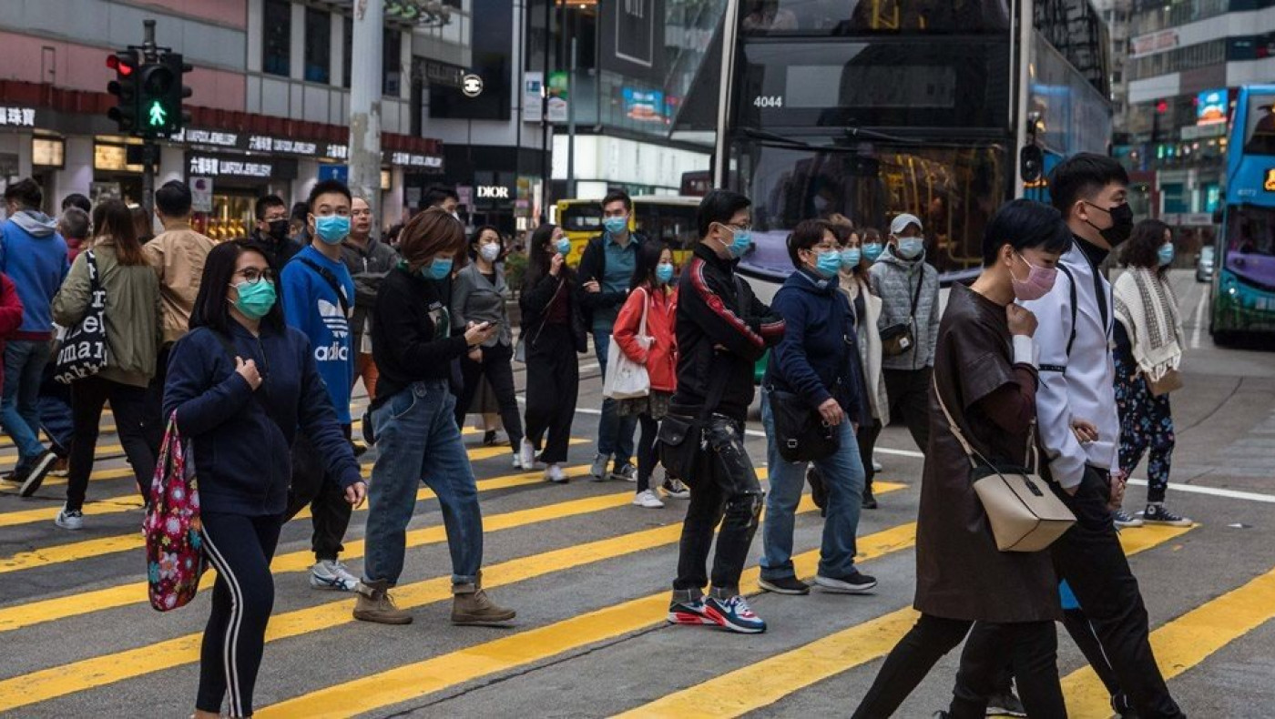 Κοροναϊός: Γίνεται πιο γρήγορος και «χτυπά» την πόρτα της Ευρώπης