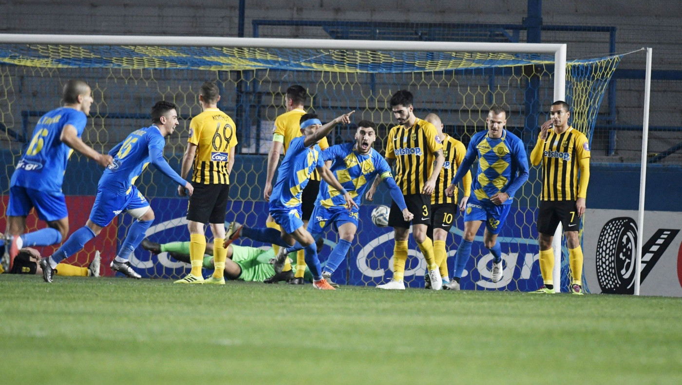 Αγνώριστος ο Αρης, εξέθεσε την άμυνά του ο Ρόσα