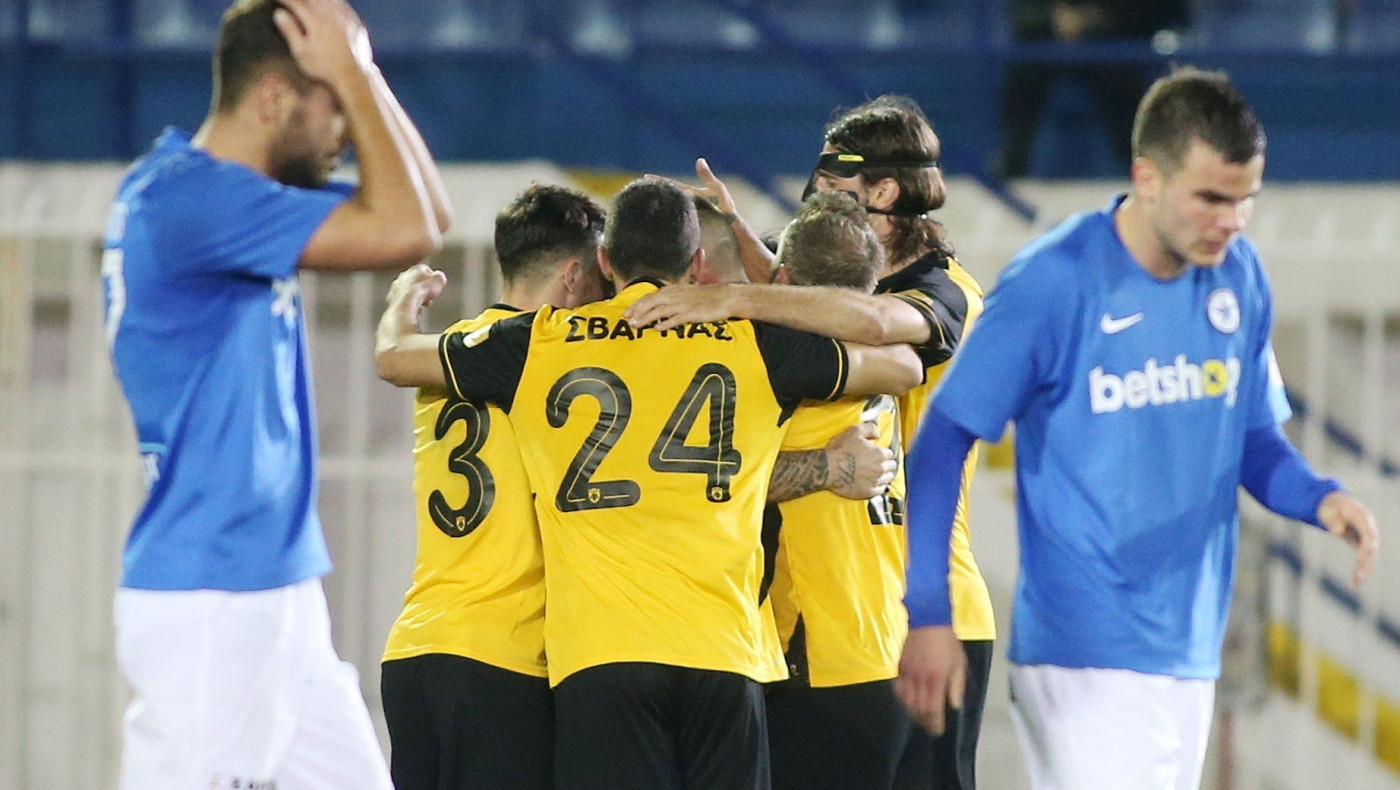 Πέρασε από το Περιστέρι η ΑΕΚ, ντεμπούτο για Αραούχο