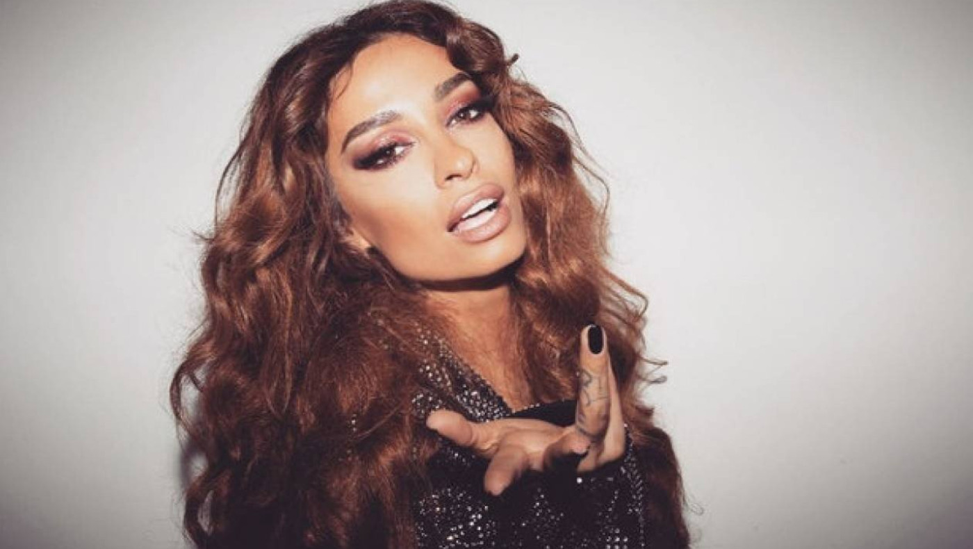 H σέξι πόζα της Ελένης Φουρέιρα που άναψε φωτιές