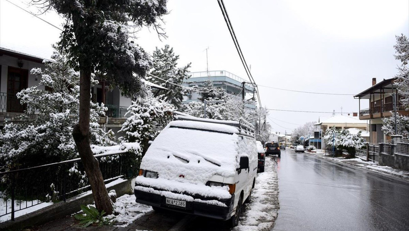 Χιόνια στα προάστια της Θεσσαλονίκης