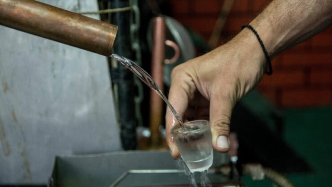 Τα πρώτα πρόστιμα για το «χύμα τσίπουρο»