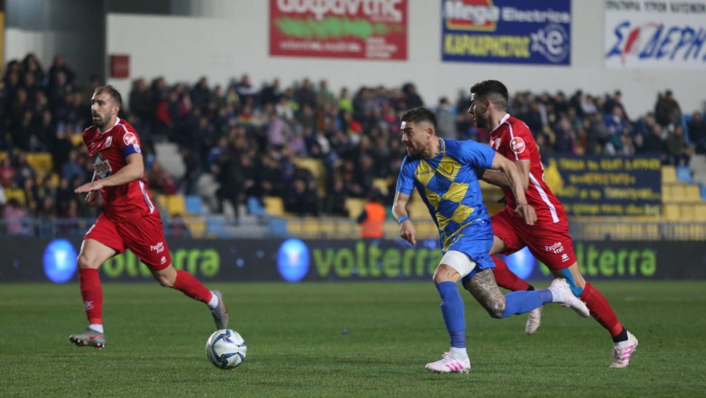 Αιχμές για τη διαιτησία ο Παναιτωλικός: «Τι έβλεπε ο Κατσικογιάννης;»