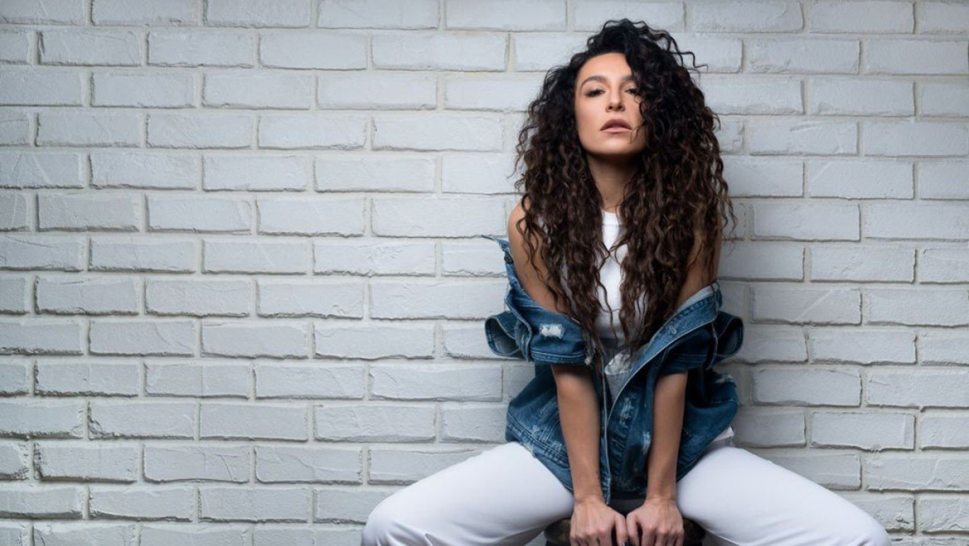 «Ζαλίζει» τον αντρικό πληθυσμό η Έλενα Τσαγκρινού