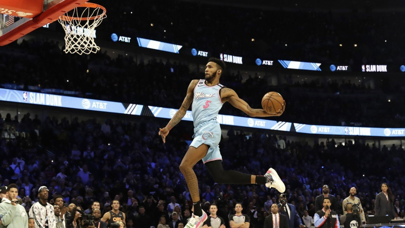 Τρομερός διαγωνισμός καρφωμάτων με νικητή τον Ντέρικ Τζόουνς