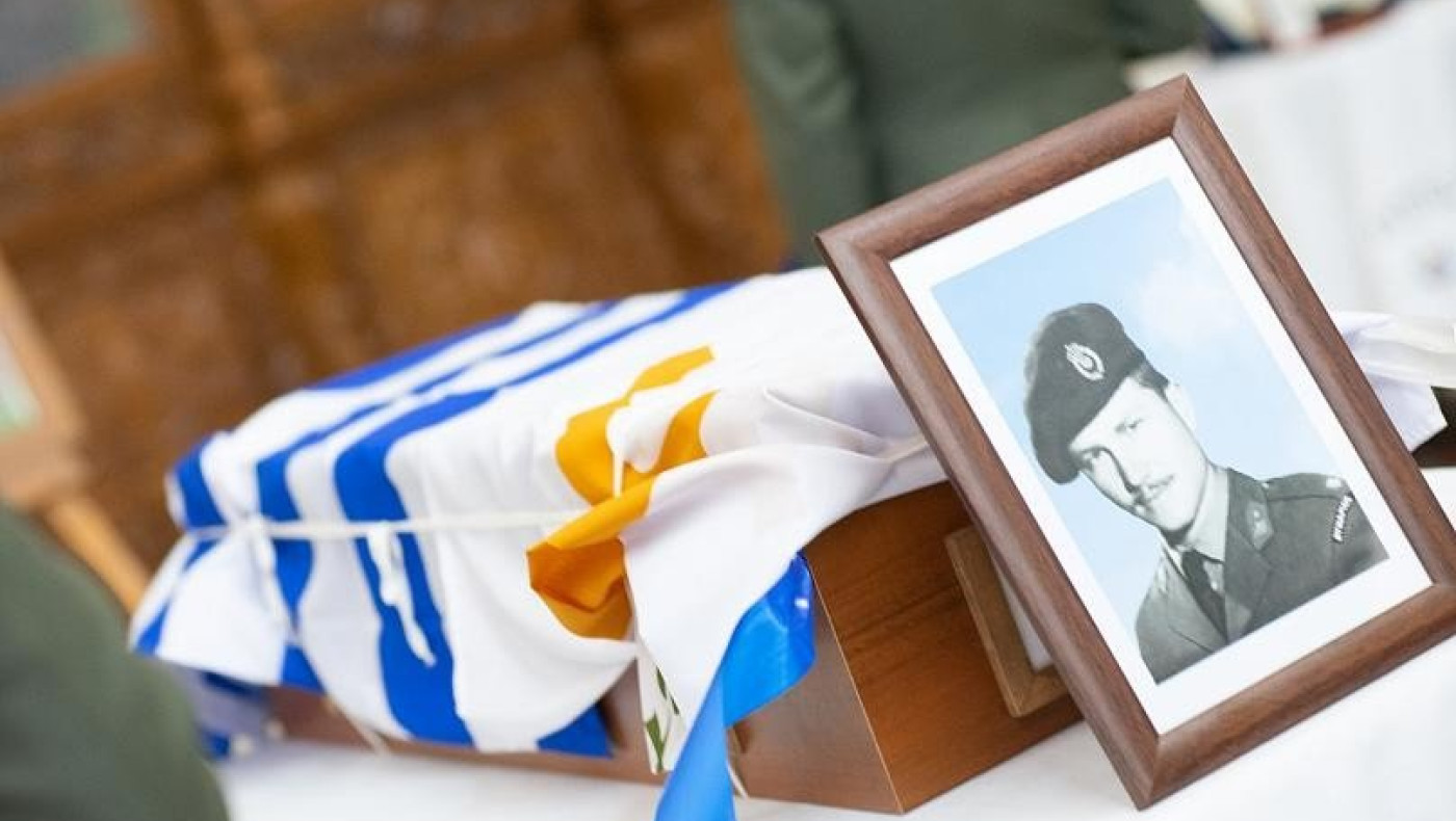 Στεφάνι του ΓΣ Ηρακλής στη μνήμη του Γ.Κατσάνη