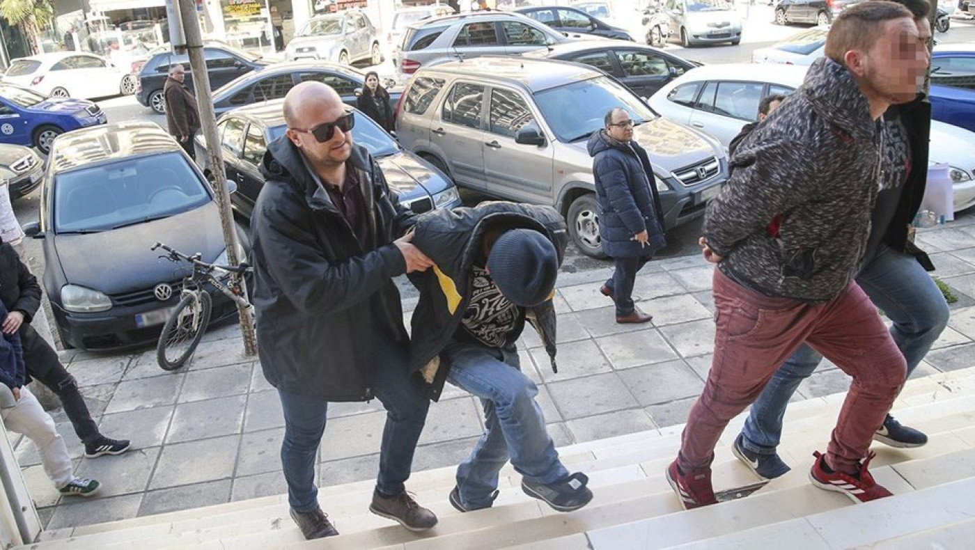 Θεσσαλονίκη: Ανθρωποκτονία από πρόθεση η κατηγορία για τα αδέρφια
