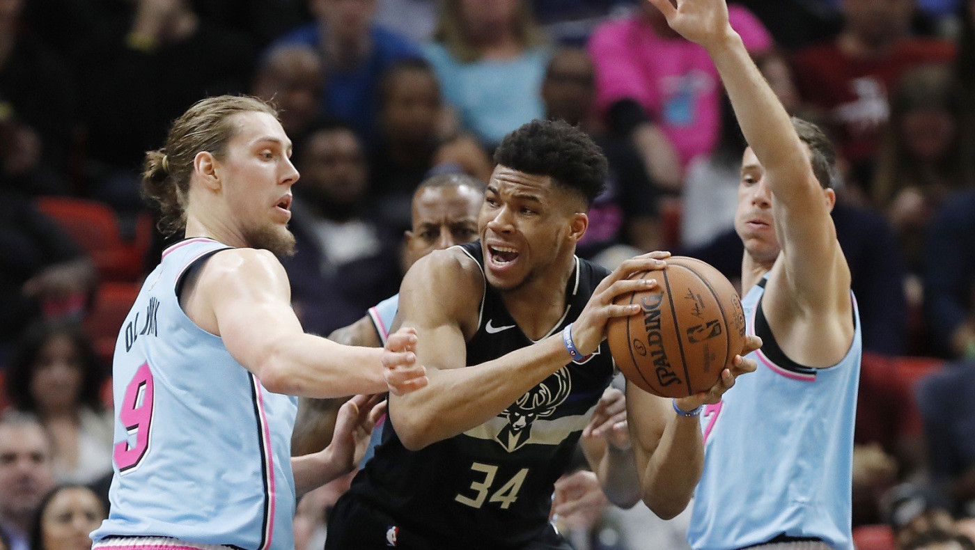 «Χαστούκια» για Μπακς, Ρόκετς