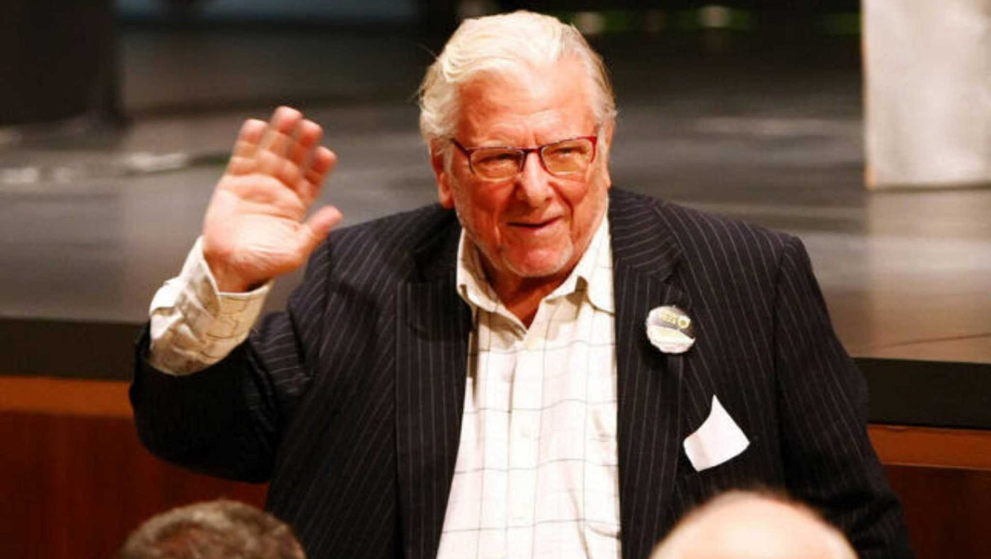 Συγκλονισμένη η κόρη του Κώστα Βουτσά, αποχαιρετά τον πατέρα της