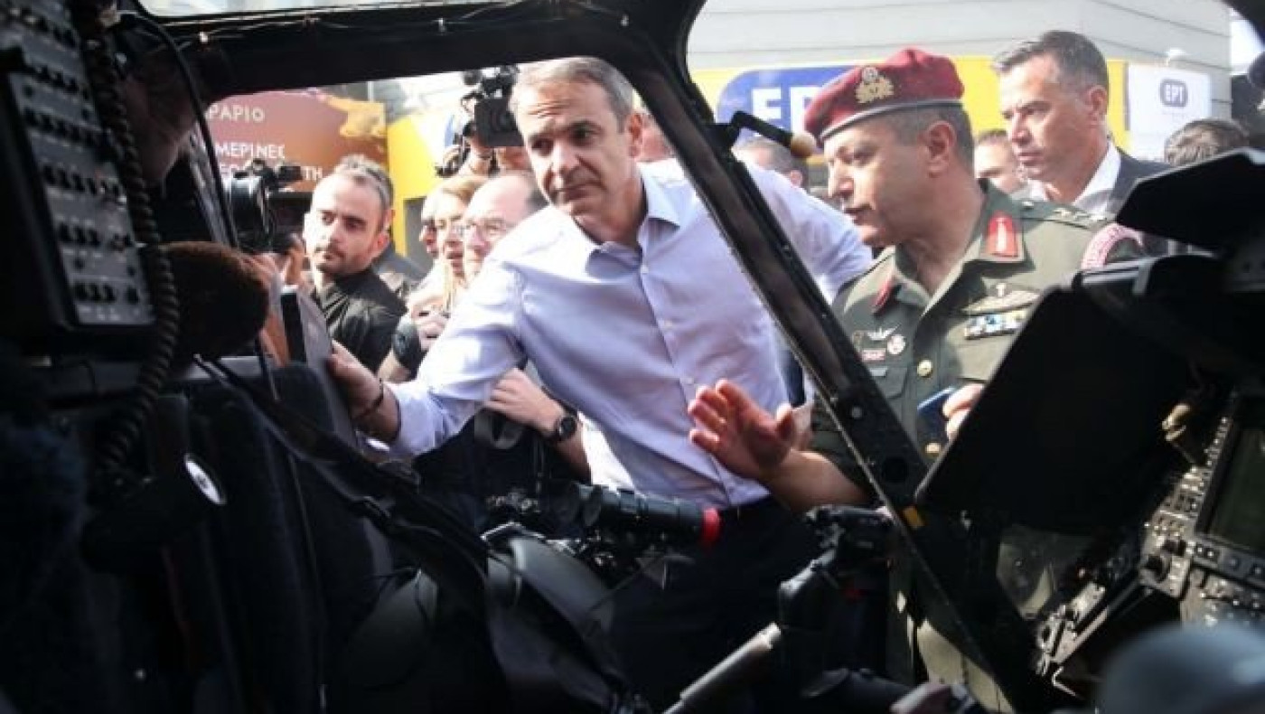 Με ελικόπτερο πάνω από τον Έβρο ο Μητσοτάκης