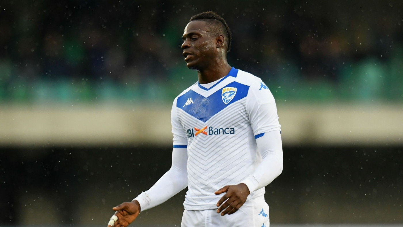 Μπαλοτέλι: «Να σταματήσει το ποδόσφαιρο λόγω κορωνοϊού»