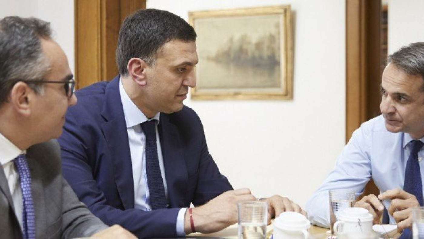 Έκτακτη σύσκεψη Μητσοτάκη-Κικίλια, ανακοινώνονται μέτρα για τον κορωνοϊό