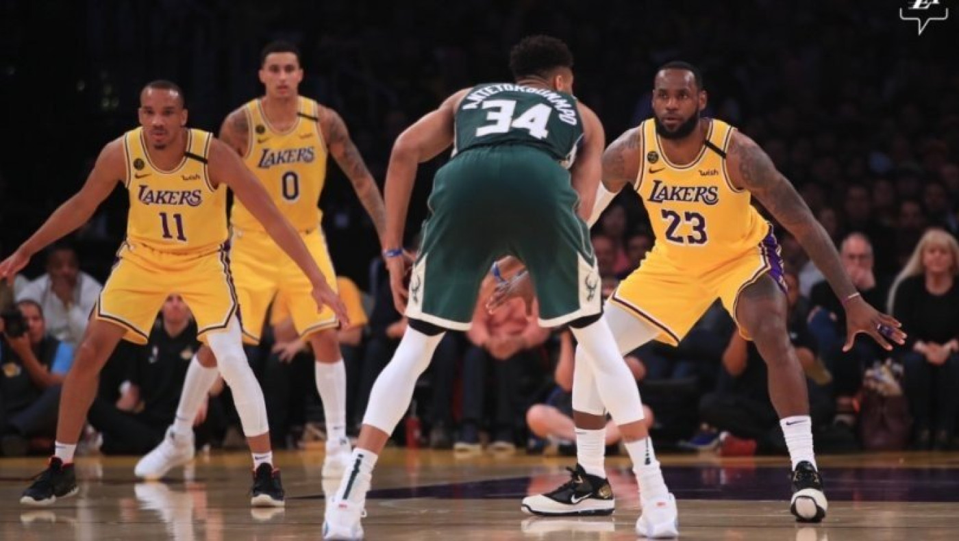 O Λεμπρόν πήρε το όπλο του και υπέταξε Γιάννη και Μπακς