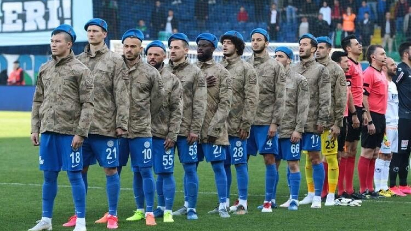 Με στρατιωτικές στολές η Ρίζεσπορ κόντρα στην Αλάνιασπορ