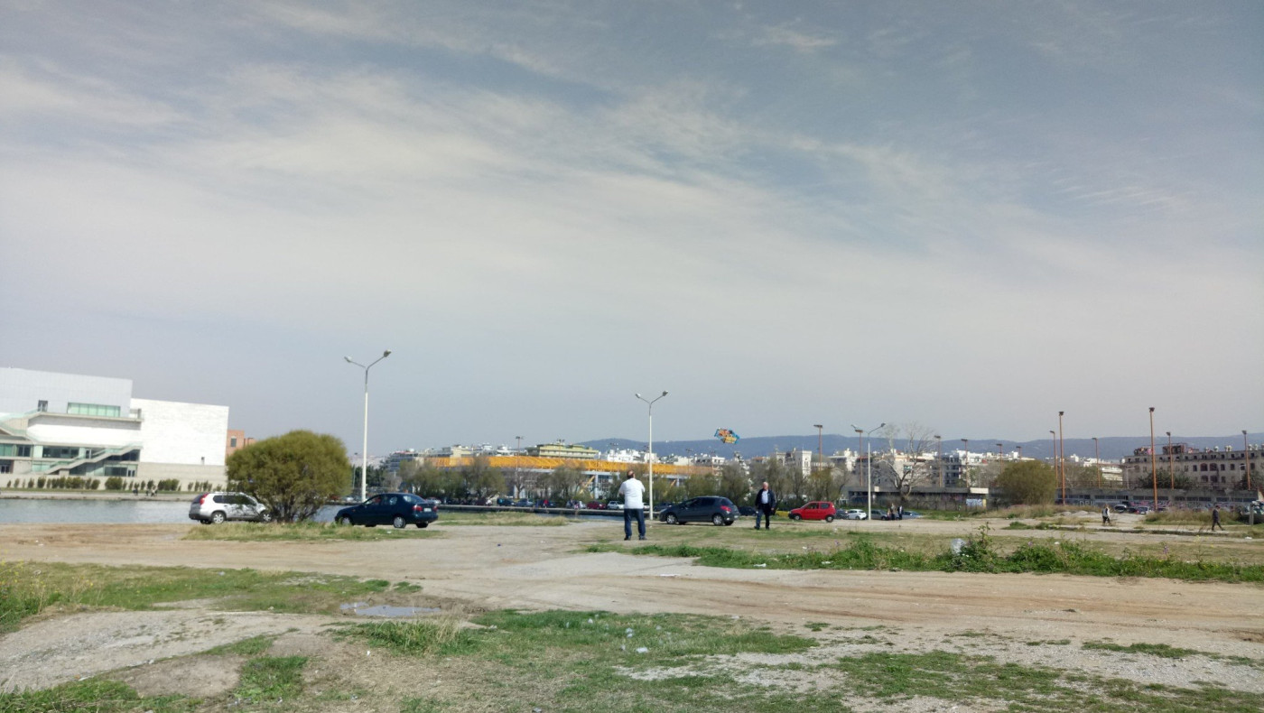 ﻿Πολεμάει τον κορωνοϊό, πετώντας χαρταετό!