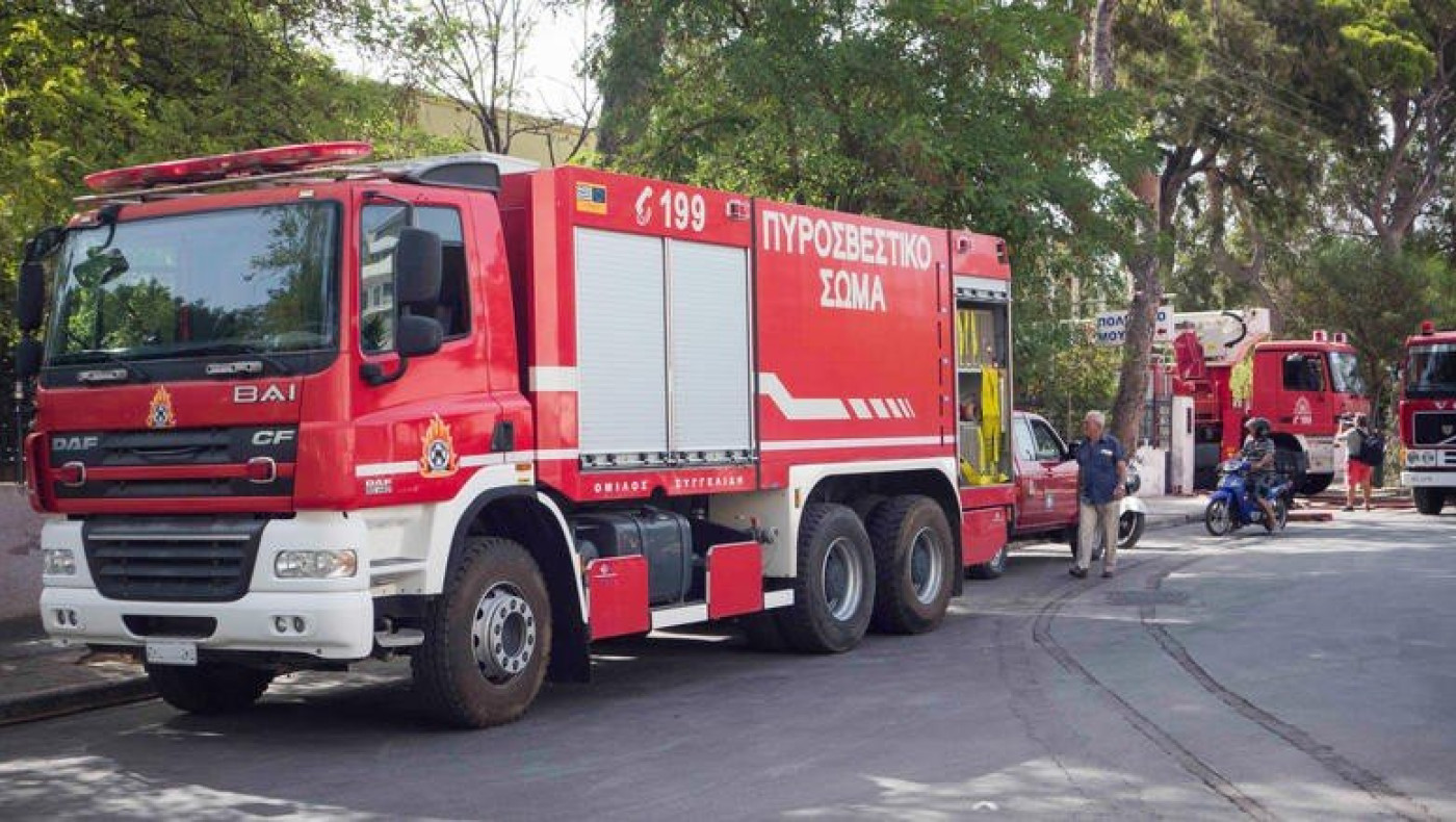 Φωτιά σε διαμέρισμα στην Παπάφη, έπαθε έγκαυμα ο ένοικος