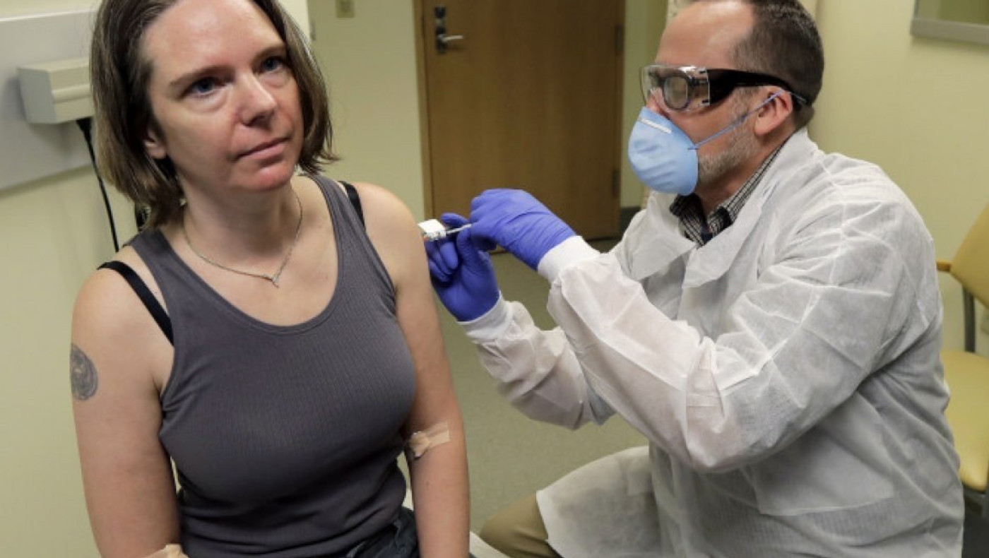 Κορωνοϊός: Πρώτη δοκιμή εμβολίου σε 43χρονη