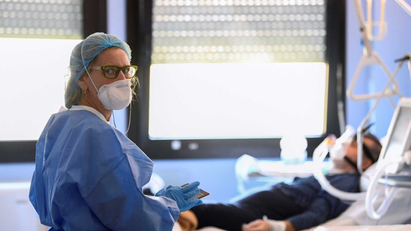 Fake News ο Ισπανός γιατρός που μιλούσε για ναρκώσεις 65χρονων