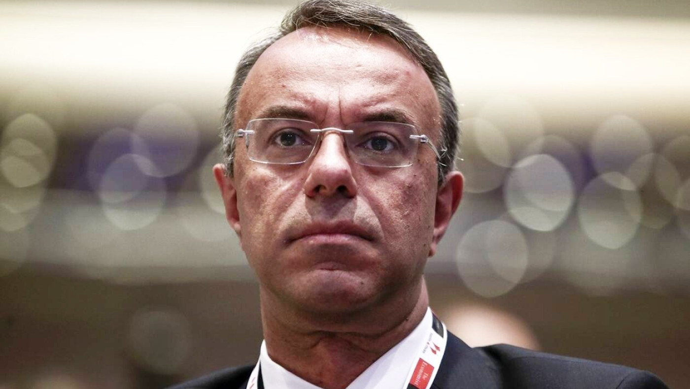 Σταϊκούρας: «Εξετάζεται η αναστολή καταβολής του δώρου Πάσχα»