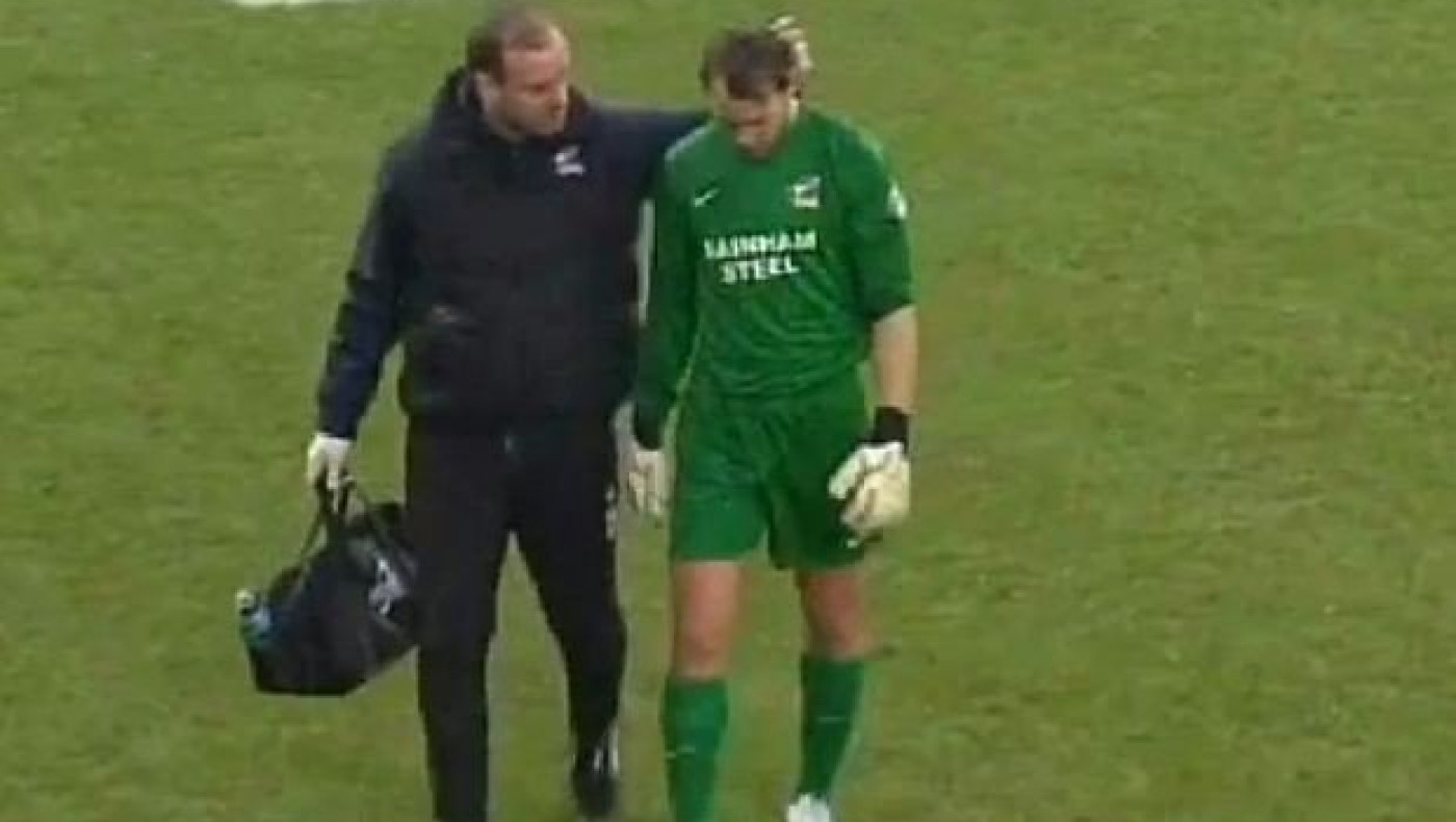 Το ένα σπασμένο χέρι μετά το άλλο! (video)