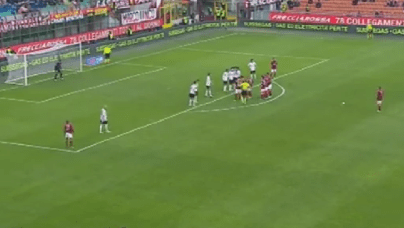 Το "ροσονέρικο" διπλό τείχος! (video)