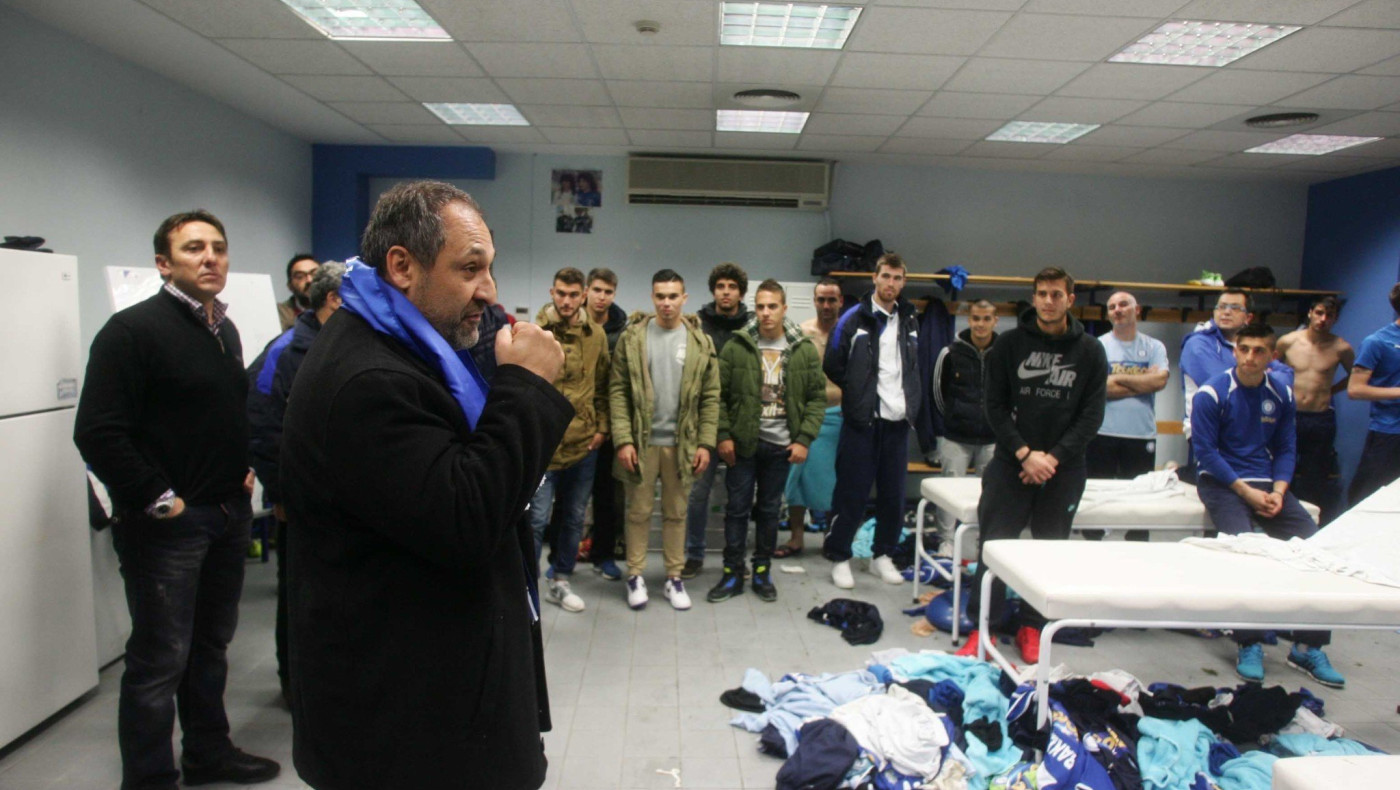 «Ξαναχτίζουμε απ' την αρχή»