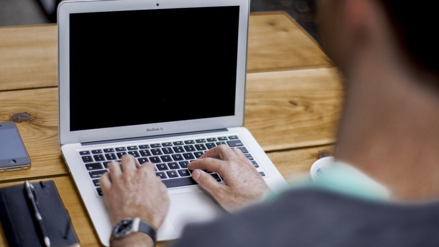 Νέες ρήτρες για την εκ περιτροπής εργασία που μειώνει 50% το μισθό