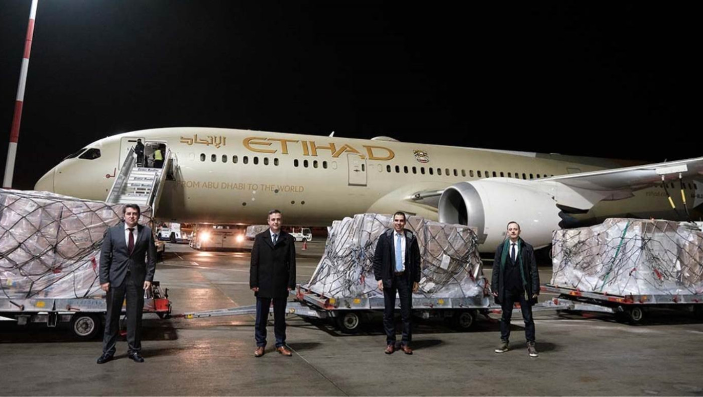 Ηνωμένα Αραβικά Εμιράτα: Δωρεά 11 τόνων ιατρικού υλικού στην Ελλάδα