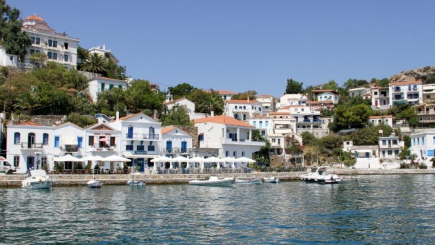 Ικαρία: Εξοργισμένοι οι κάτοικοι με τον γιο επιχειρηματία που «έφερε» τον κορωνοϊό